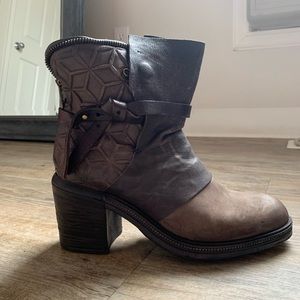 A.S. 98 heeled booties